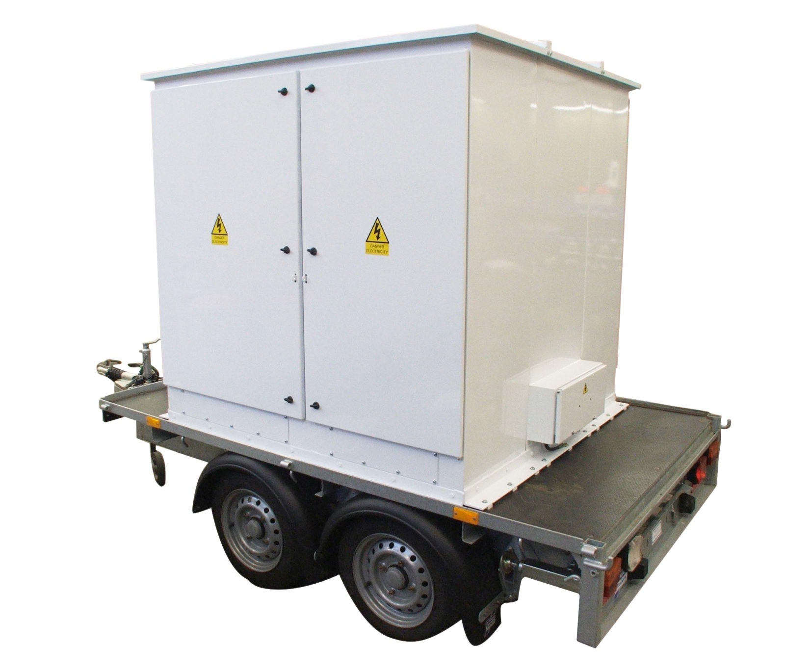 Trailer mounted distribution assembly